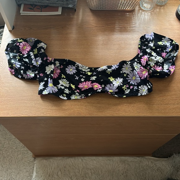 H&M Off-The-Shoulder Crop Top Floral - Picture 4 of 5